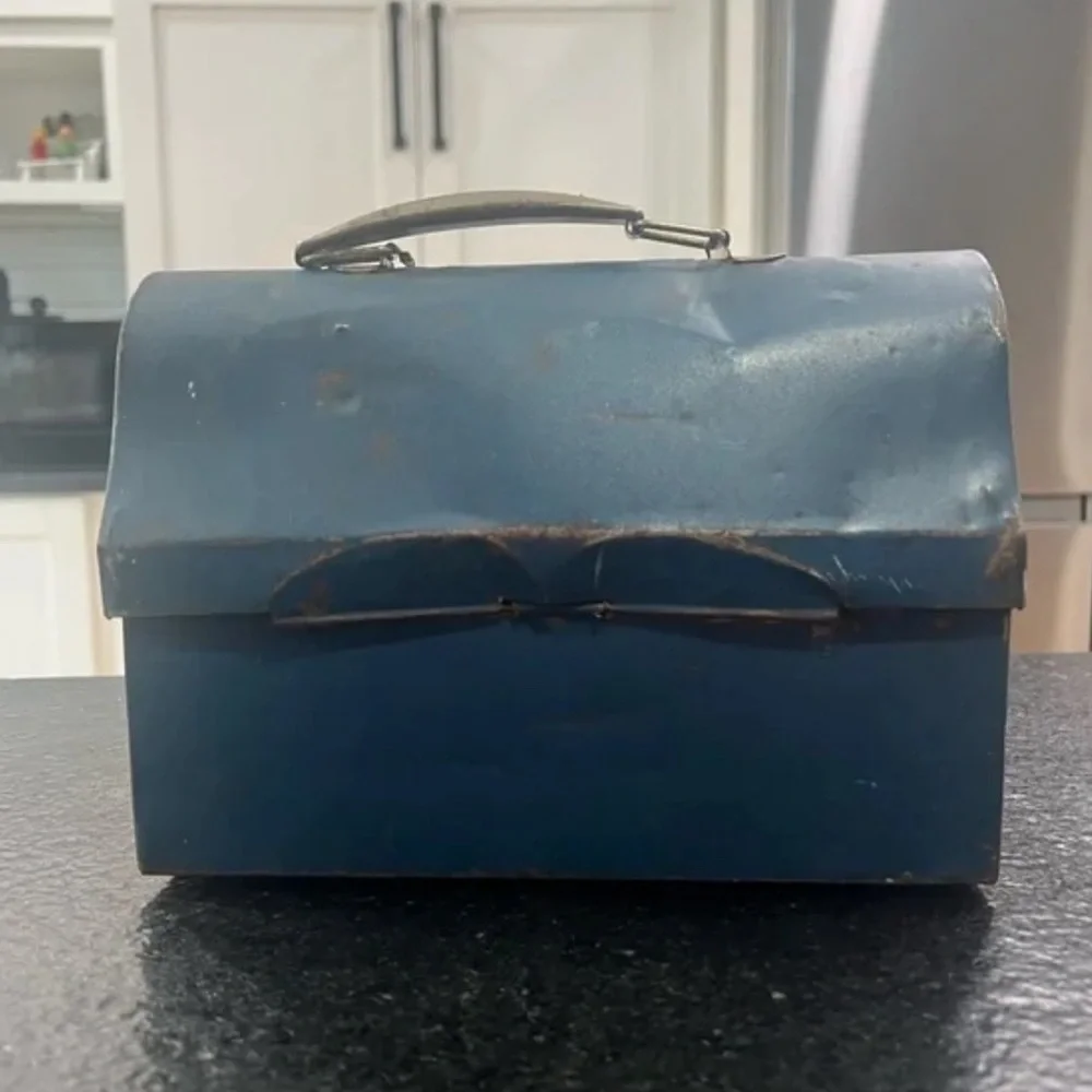 Vintage Domed Metal Lunchbox – Navy Blue, Embossed Stars (9”x7”)